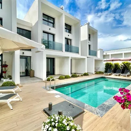 아파트 White Lion Kallithea 1 *