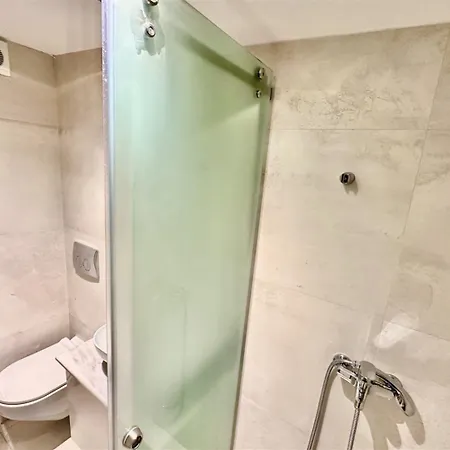 Apartment White Lion Kallithea 1 *