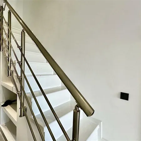 White Lion Kallithea 1