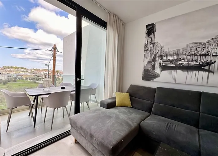 White Lion Kallithea 1